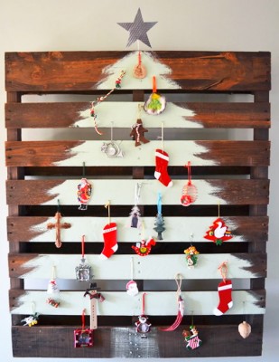 12-Креативная елка из поддона.jpg