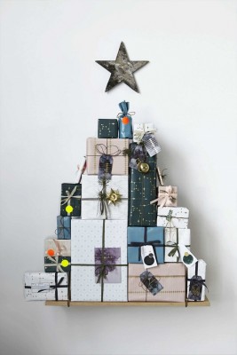 14-Необычная елка из подарков.jpg
