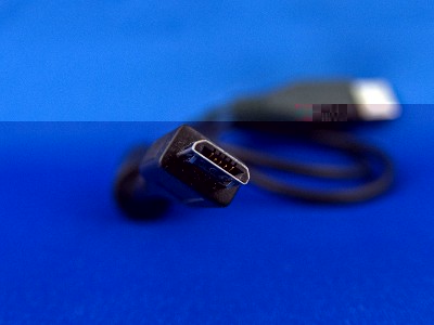 800px-MicroB_USB_Plug.jpg